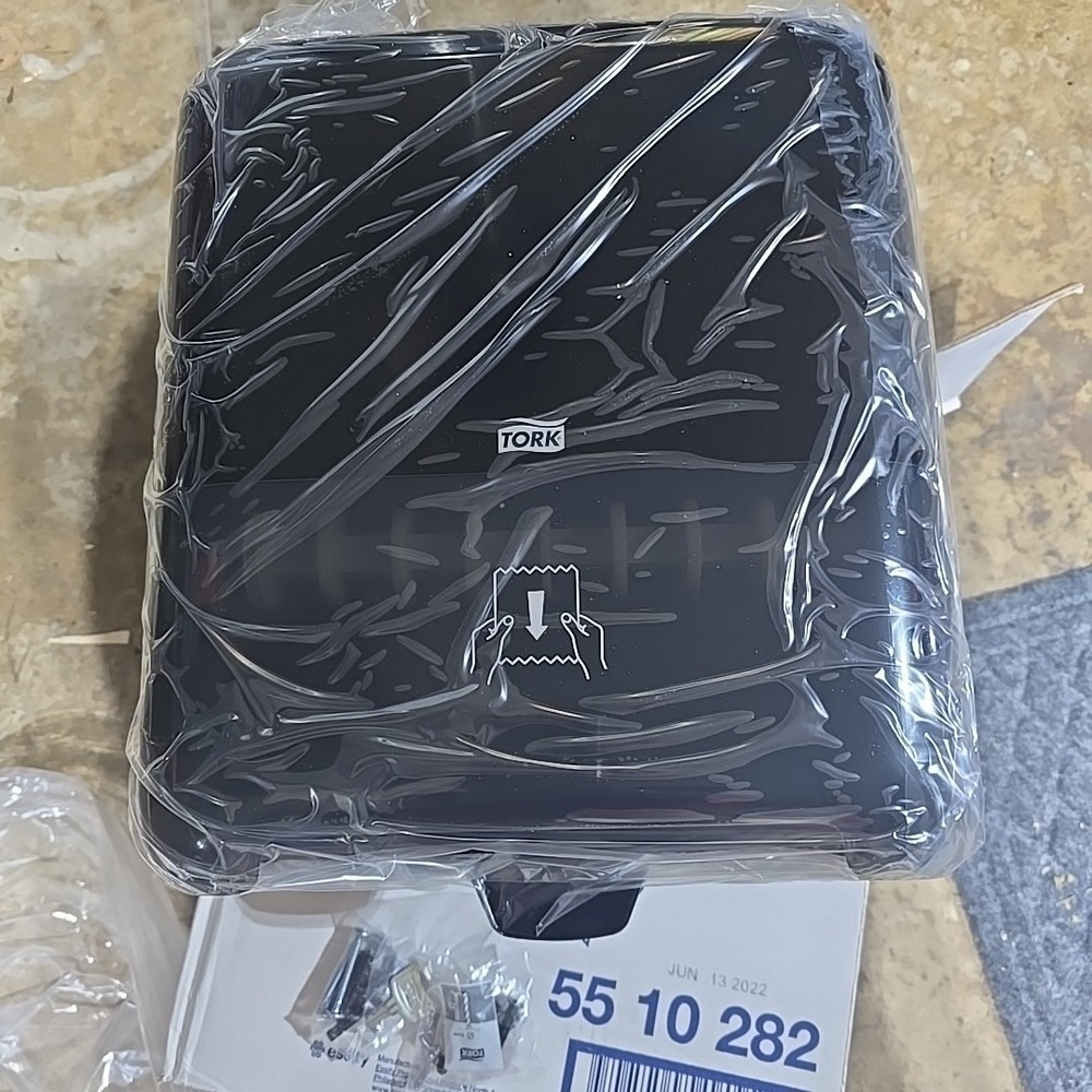 TORK Matic 55 10 282 Elevation H1 Roll Hand Towel Dispenser Black w/ Key